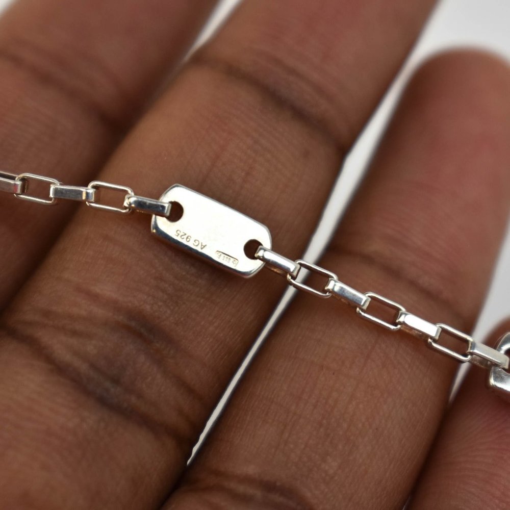 GUCCI: Sterling Silver G Pendant Logo Necklace 1532 - Picture 6 of 8
